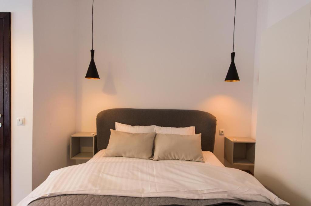 Habitat - The Old Center Flat *